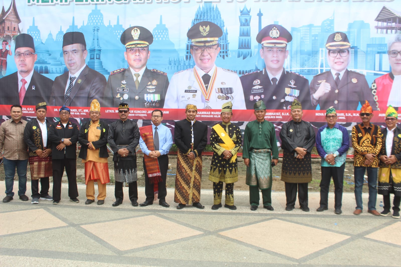 Bupati dan Kodim Inhil Buka Pawai Ragam Budaya dalam Rangka HUT TNI ke-78