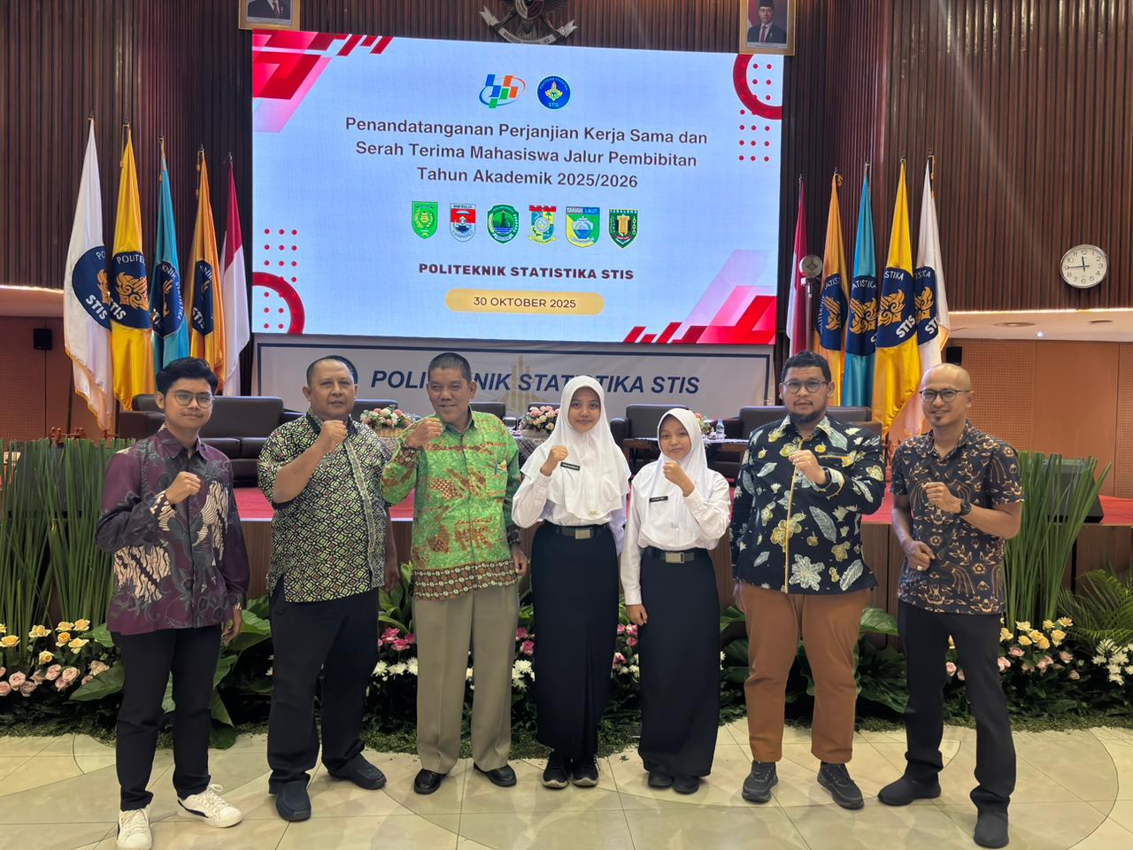 Pemkab Inhil Teken Kerja Sama dengan Politeknik Statistika STIS untuk Penguatan SDM Statistik
